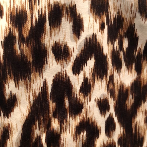 SoCa by St John Leopard Print Pencil Skirt - Picture 2 of 10